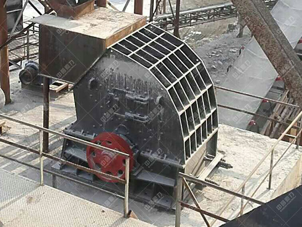 反擊錘式制砂機(jī)